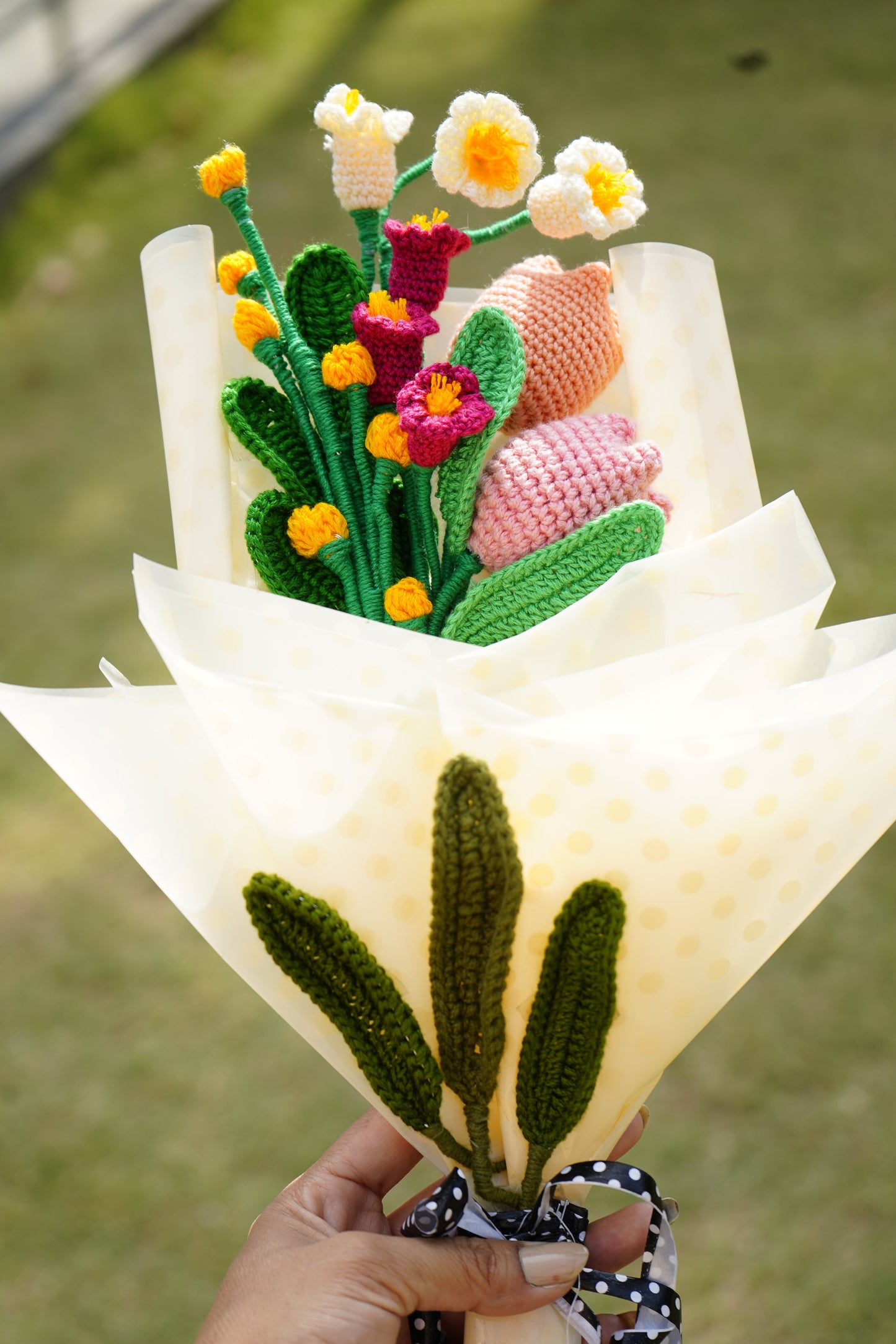 Bel & Tulip Flowers & Goti Sticks