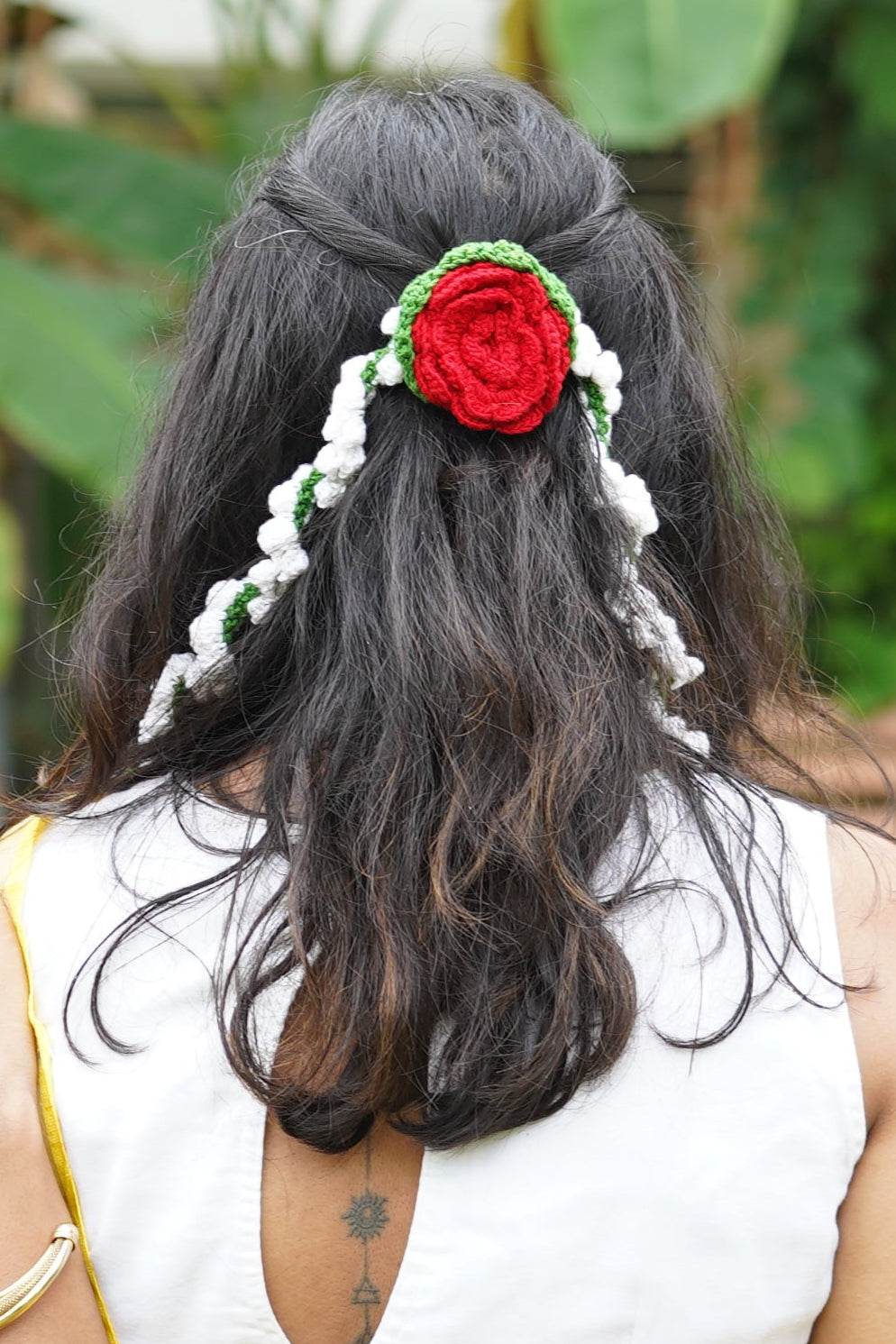 Red Rose & White Floral Gajra