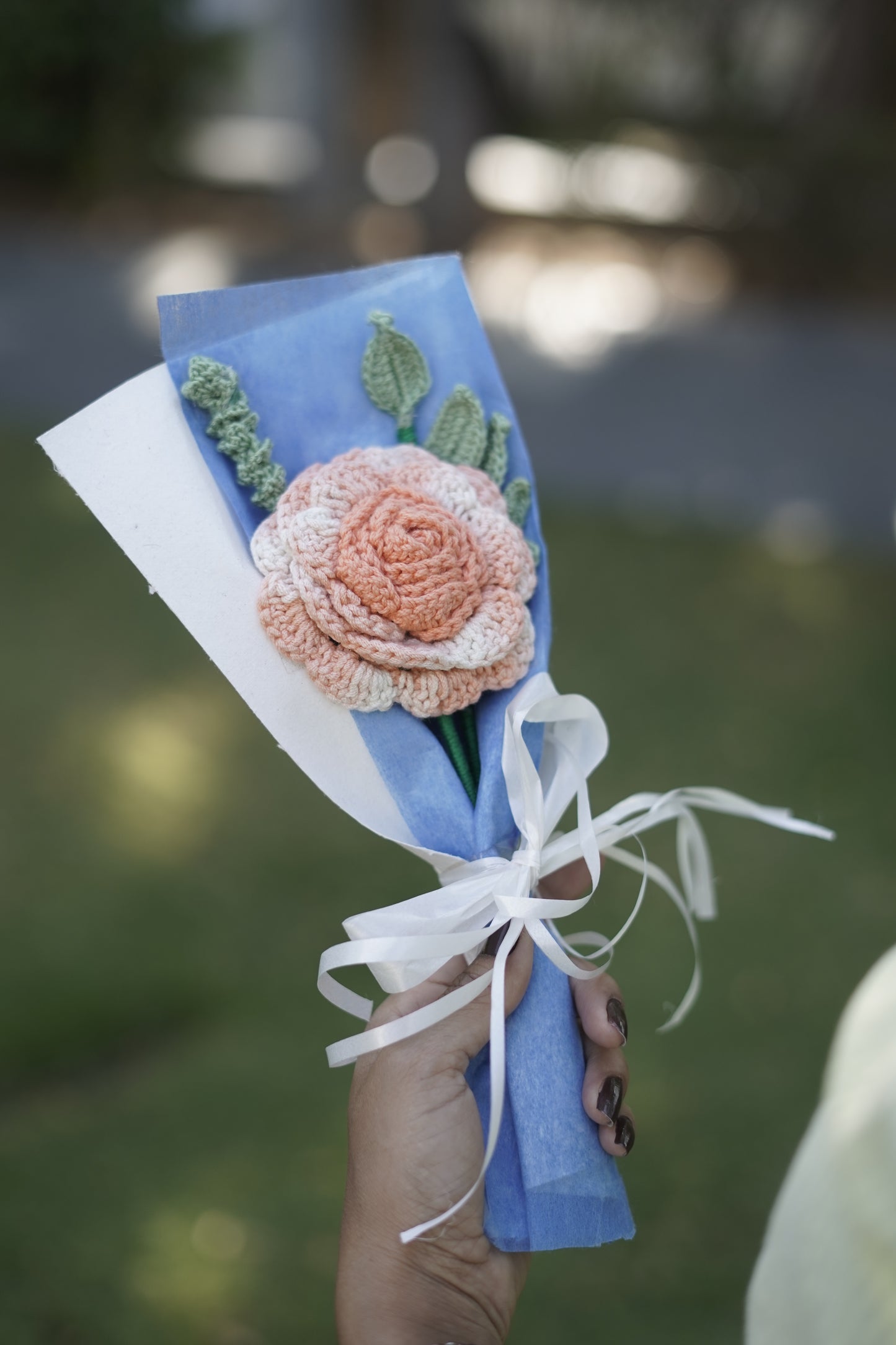 Single White Pitch Rose